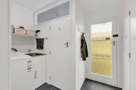 Photo of property in 84 Broadway, Stratford, 4332