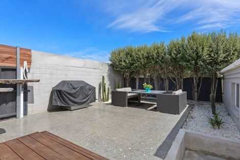 Photo of property in 34 Inwoods Road, Parklands, Christchurch, 8083