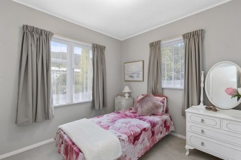 Photo of property in 135 Hine Road, Wainuiomata, Lower Hutt, 5014