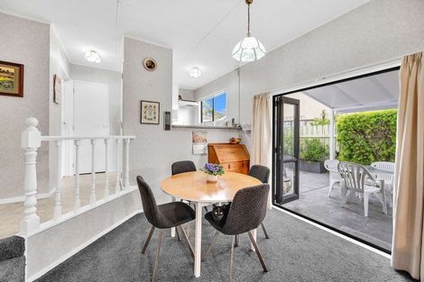 Photo of property in 2/17 Townshend Crescent, Greenmeadows, Napier, 4112