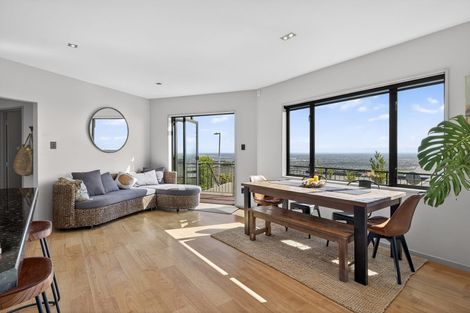 Photo of property in 16 Stoneyridge Close, Mount Pleasant, Christchurch, 8081