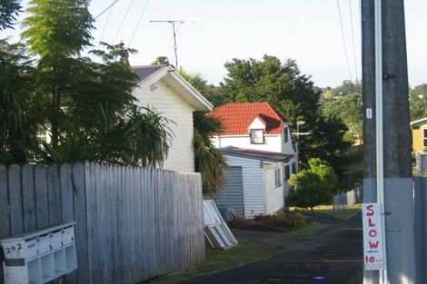 Photo of property in 1/290 Wairau Road, Glenfield, Auckland, 0629