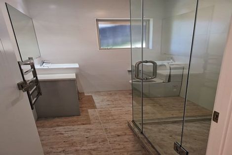 Photo of property in 16 Para Close, Fairview Heights, Auckland, 0632