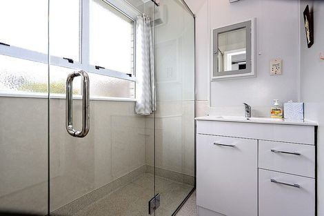 Photo of property in 138 Welcome Bay Road, Welcome Bay, Tauranga, 3112