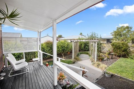 Photo of property in 59 Riverside Drive, Waiuku, 2123