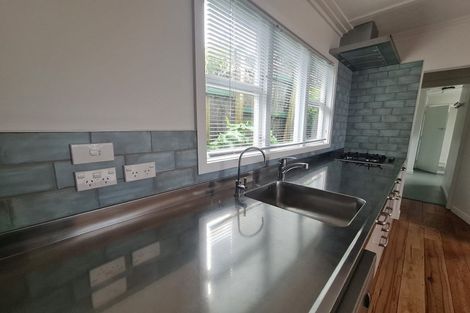 Photo of property in 54 Pioneer Road, Moturoa, New Plymouth, 4310