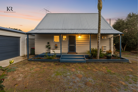 Photo of property in 2/100 Beach Road, Pahurehure, Papakura, 2113