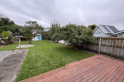 Photo of property in 2 Te Pari Pari Road, Pukerua Bay, 5026