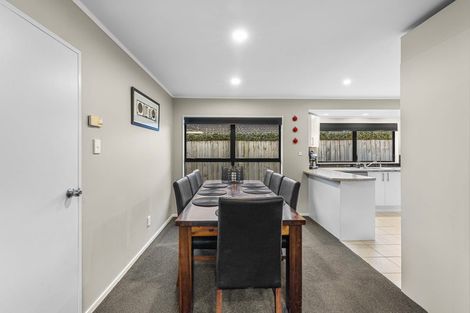 Photo of property in 13 Kurnell Drive, Botany Downs, Auckland, 2010