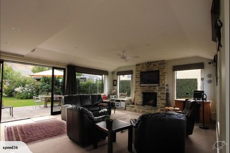 Photo of property in 18 Kelliher Drive, Wanaka, 9305