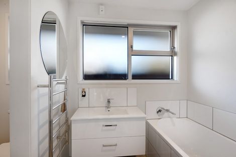 Photo of property in 86 Avonhead Road, Avonhead, Christchurch, 8042