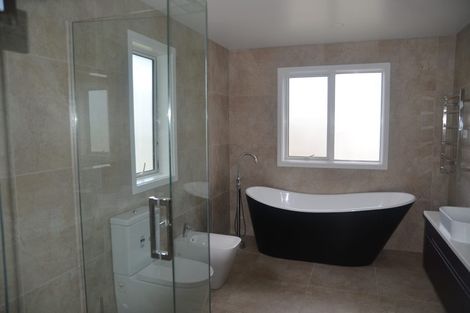 Photo of property in 17 Lagonda Rise, Oteha, Auckland, 0632