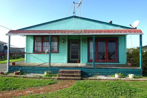 Photo of property in 14 Harbour Street, Foxton, 4814