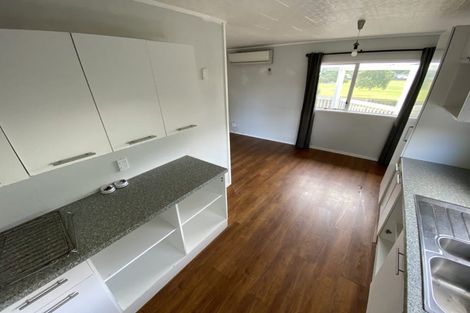 Photo of property in 14 Balwyn Place, Clendon Park, Auckland, 2103