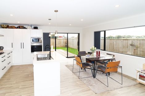 Photo of property in 4 Devon Lane, Carterton, 5713