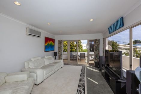 Photo of property in 118 Seaview Road, Paraparaumu Beach, Paraparaumu, 5032