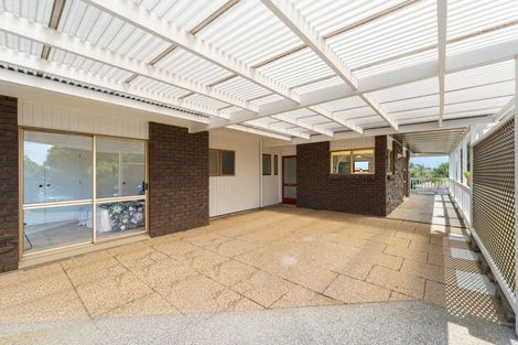 Photo of property in 35d Edmonton Road, Henderson, Auckland, 0612