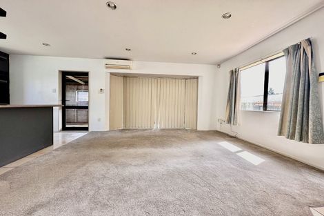 Photo of property in 672 Te Atatu Road, Te Atatu Peninsula, Auckland, 0610