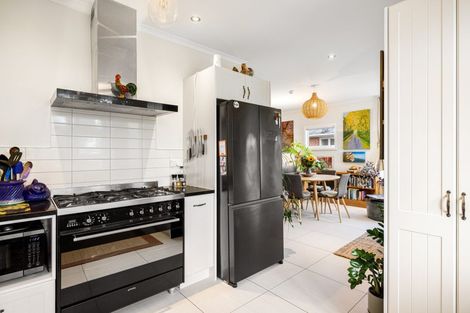 Photo of property in 8 Celia Street, Redcliffs, Christchurch, 8081