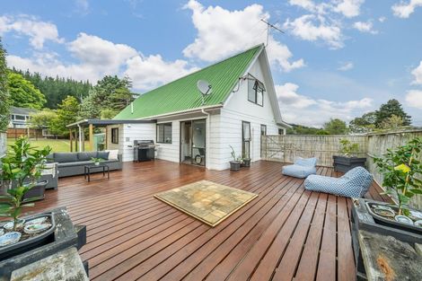 Photo of property in 1 Garth Lane, Maoribank, Upper Hutt, 5018