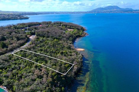 Photo of property in 77 Parawera Drive, Acacia Bay, Taupo, 3330