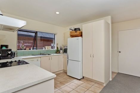 Photo of property in 37 Fields Parade, Oteha, Auckland, 0632