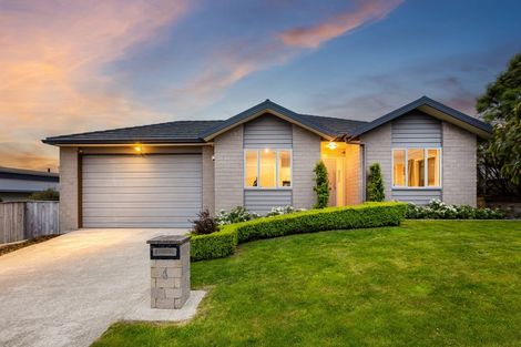 Photo of property in 4 Peel Lane, Aotea, Porirua, 5024