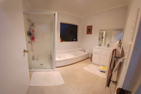 Photo of property in 2/34 Manuroa Road, Takanini, 2112