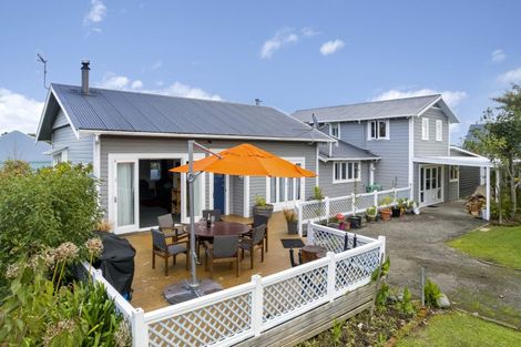 Photo of property in 1 Oriel Place, Levin, 5510