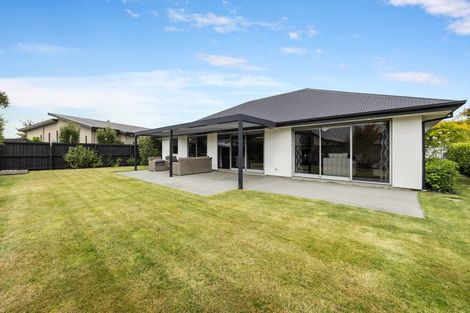 Photo of property in 16 Warhorse Gate, Halswell, Christchurch, 8025