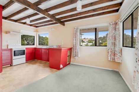 Photo of property in 13 Makiri Street, Helensville, 0800