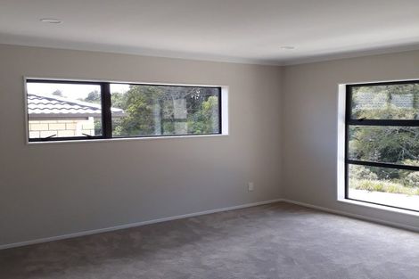 Photo of property in 13 Casheltown Way, Flat Bush, Auckland, 2019
