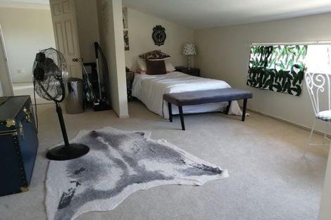 Photo of property in 1/31 Becroft Drive, Forrest Hill, Auckland, 0620