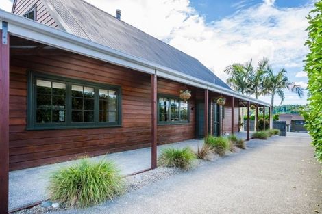 Photo of property in 32 Queen Street, Riverhead, 0820