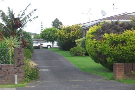 Photo of property in 2/101 Mcleod Road, Te Atatu South, Auckland, 0610