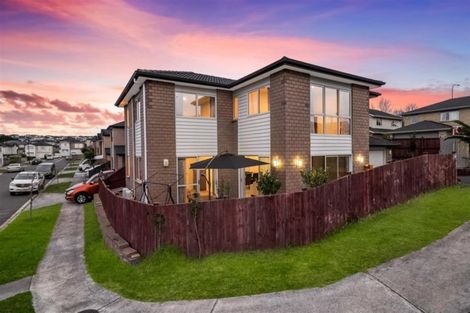 Photo of property in 1 Conti Drive, Flat Bush, Auckland, 2019