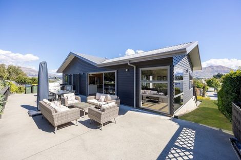 Photo of property in 16 Bevan Place, Wanaka, 9305
