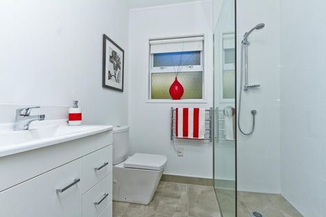 Photo of property in 1/4 Betsland Crescent, Hillcrest, Auckland, 0627