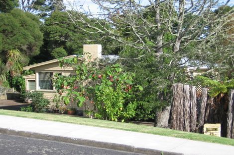 Photo of property in 9 Wharf Road, Te Atatu Peninsula, Auckland, 0610