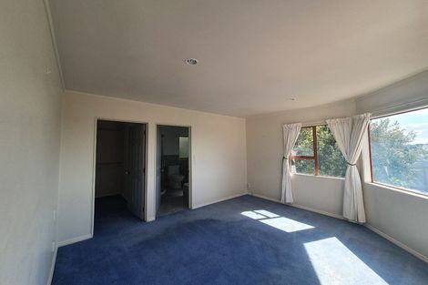 Photo of property in 45 Tenbless Court, Unsworth Heights, Auckland, 0632
