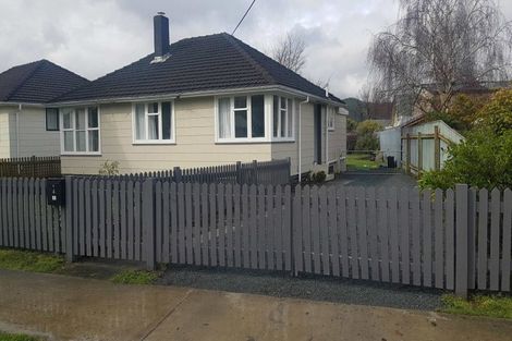 Photo of property in 4 Ngata Grove, Trentham, Upper Hutt, 5018