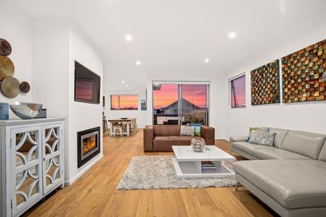 Photo of property in 10 Te Mauri Place, Omaha, 0986