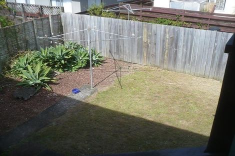 Photo of property in 1b/2 Divich Avenue, Te Atatu South, Auckland, 0610