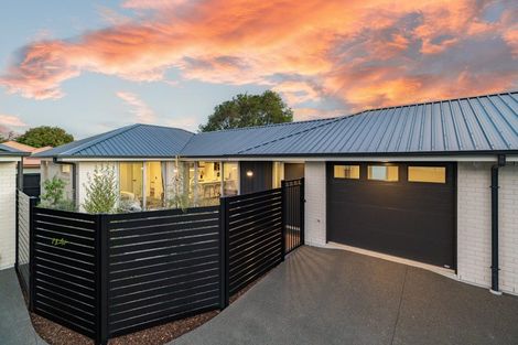 Photo of property in 8b Wychwood Crescent, Bishopdale, Christchurch, 8053