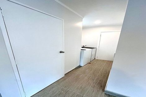 Photo of property in 1a Kiwi Esplanade, Mangere Bridge, Auckland, 2022