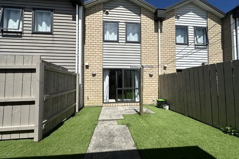 Photo of property in 9/4 Wallson Crescent, Wiri, Auckland, 2104