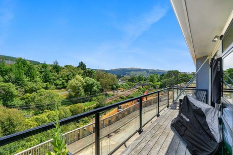 Photo of property in 4 William Earp Place, Tawa, Wellington, 5028