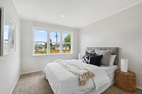 Photo of property in 3 Daphne Street, Kelston, Auckland, 0602