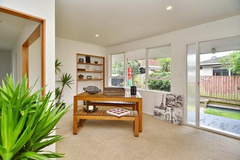 Photo of property in 27 Heathglen Avenue, Parklands, Christchurch, 8083