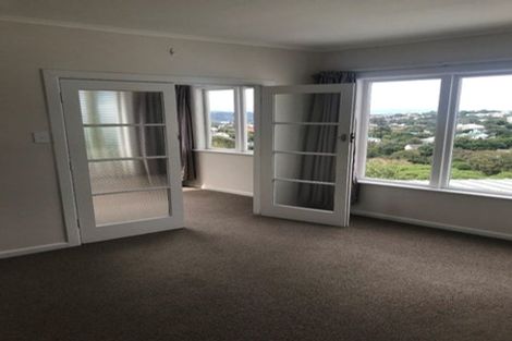 Photo of property in 2 Garden Road, Northland, Wellington, 6012